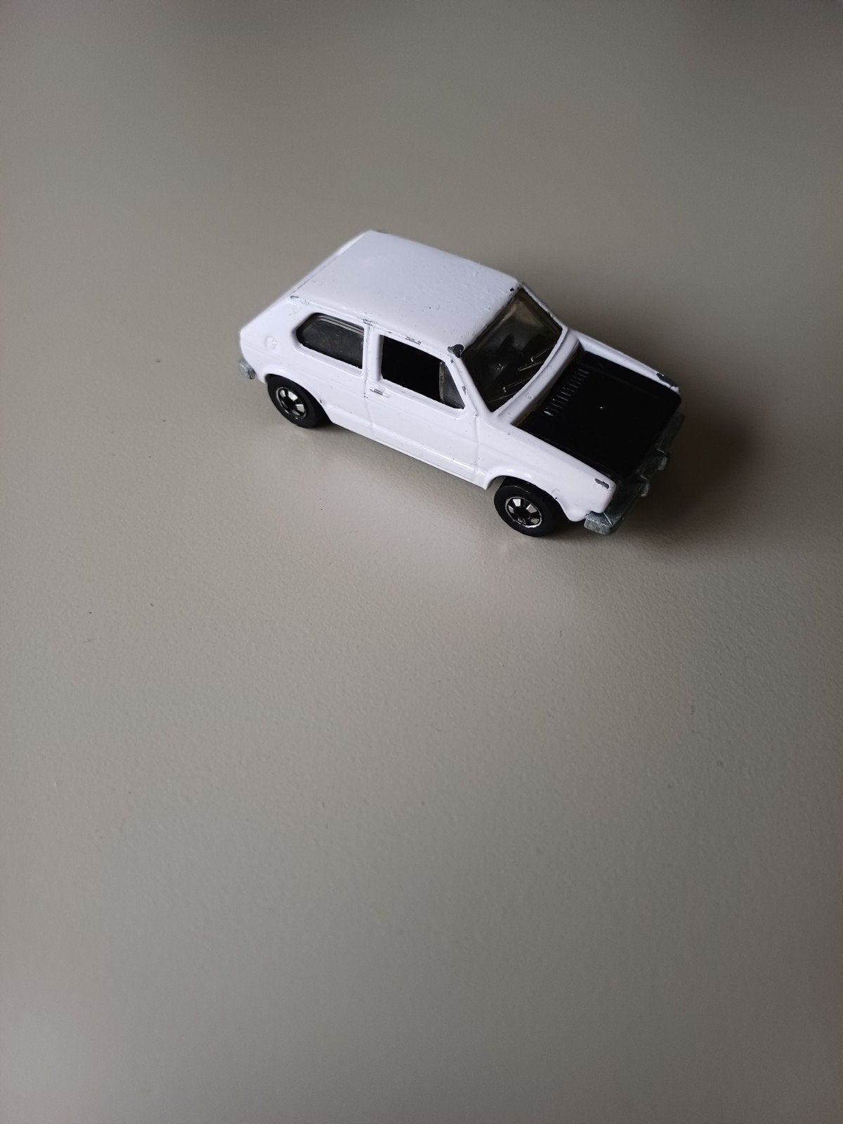 Hotwheels Volkswagen Golf Hare-Splitter, Ophalen of Verzenden, Zo goed als nieuw, Bus of Vrachtwagen
