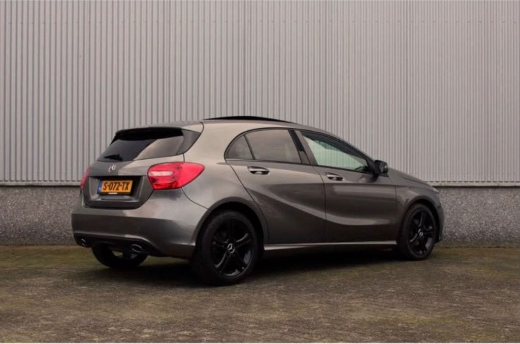 Mercedes-Benz A-Klasse A180 1.6 Blue EFF Aut7 2013 Grijs, Auto's, 1295 kg, 4 cilinders, Leder en Stof, 122 pk