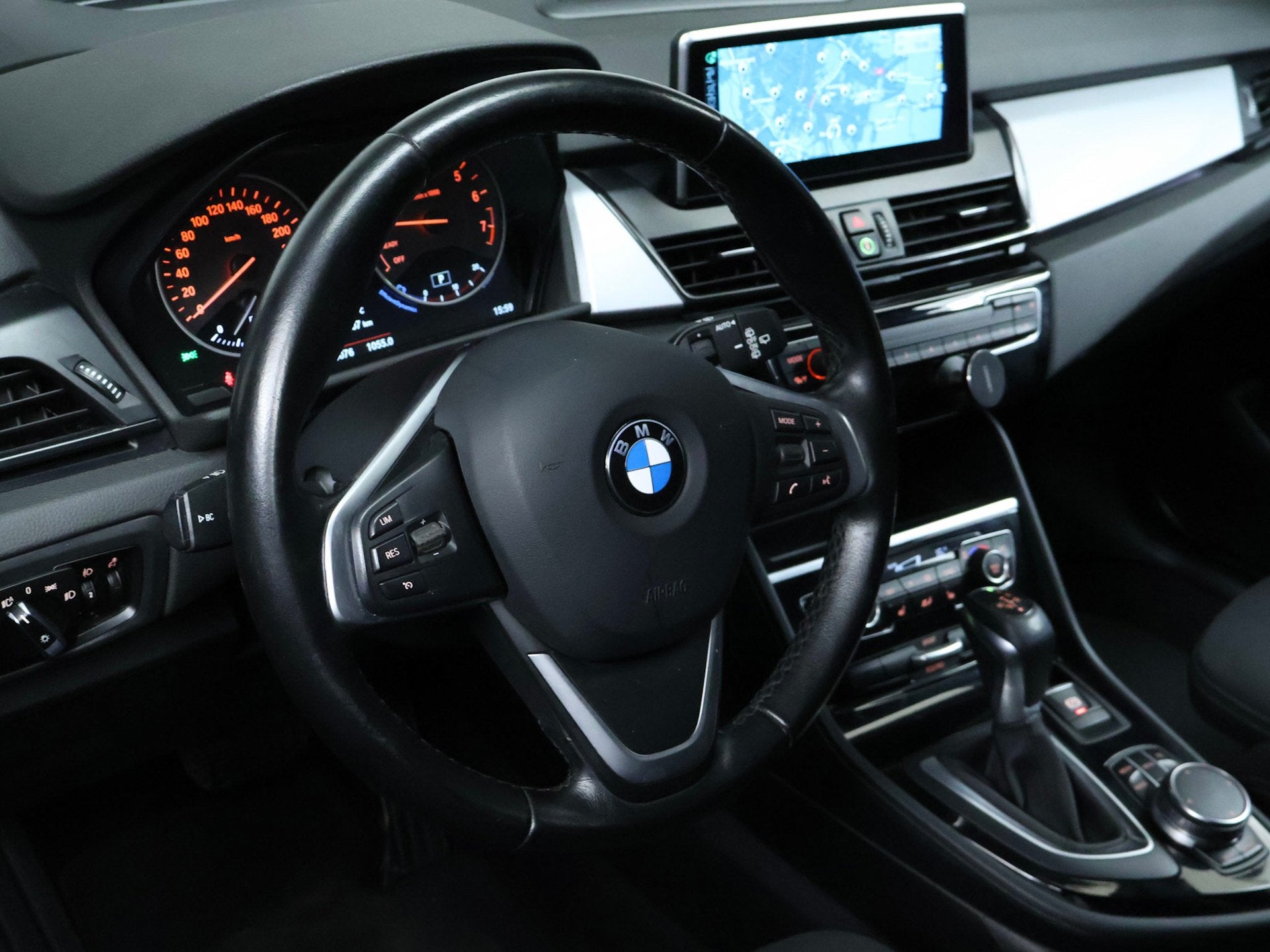 Foto 27 van BMW 2-serie Gran Tourer 220i Centennial High Executive 7p. S