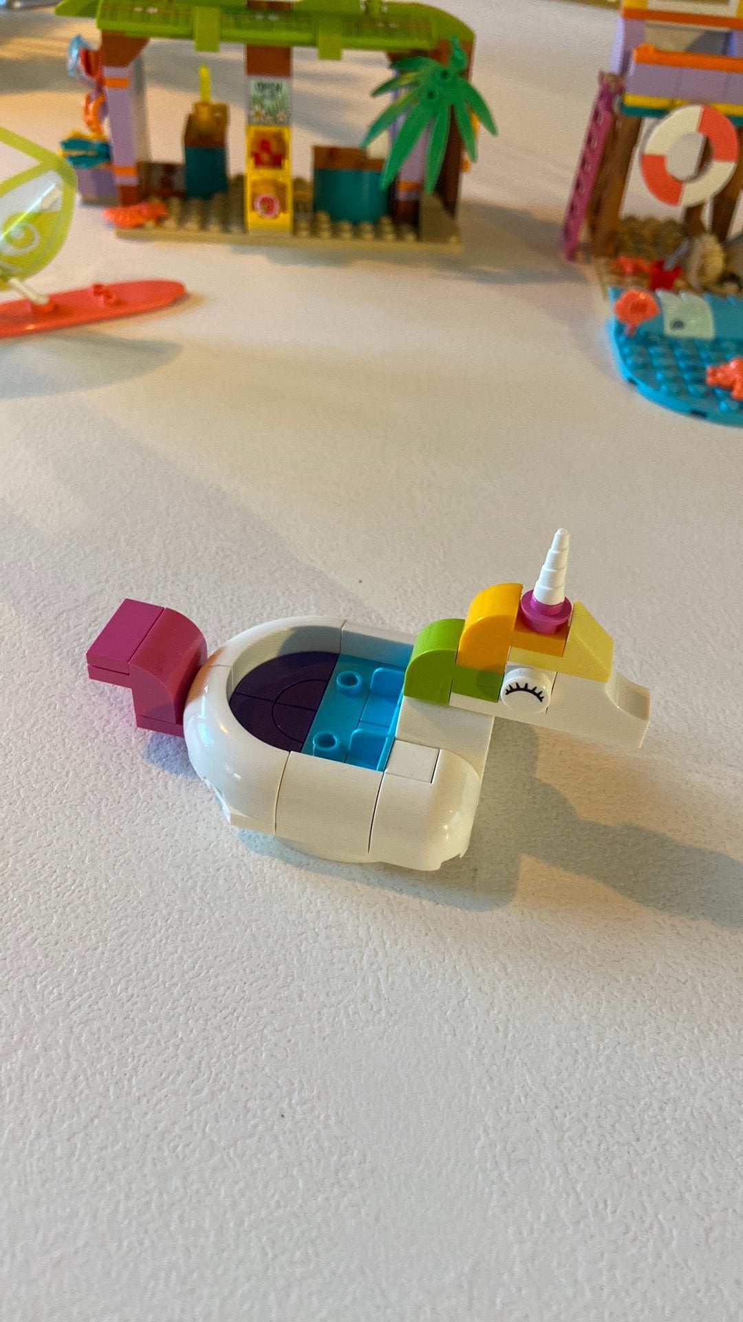 Foto 10 van Lego Friends set 41710 surfer strandplezier + gratis kano
