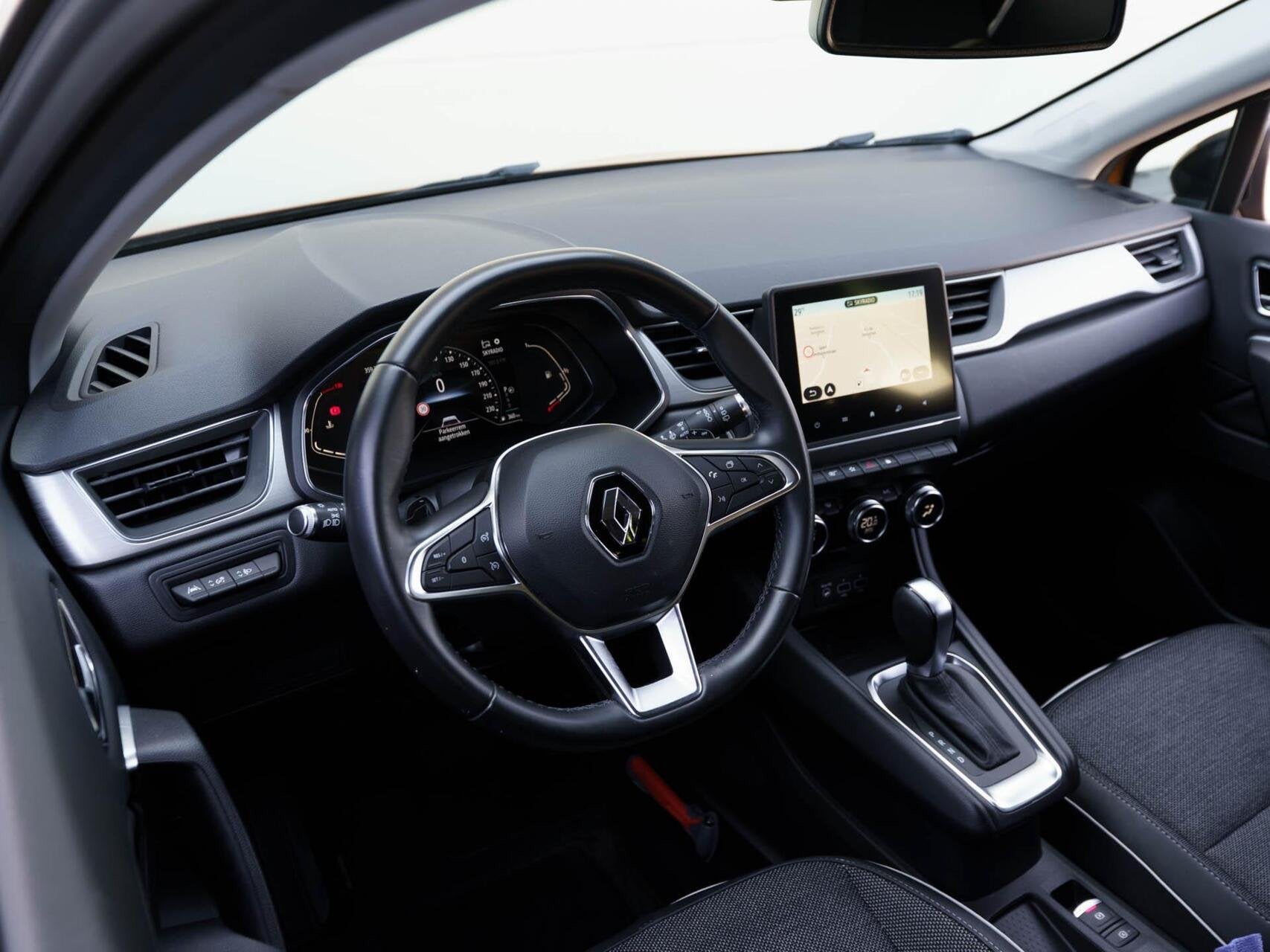Renault Captur 1.3 TCe 130pk Automaat Intens | Navigatie | C, Gebruikt, Leder en Stof, Bedrijf, SUV of Terreinwagen