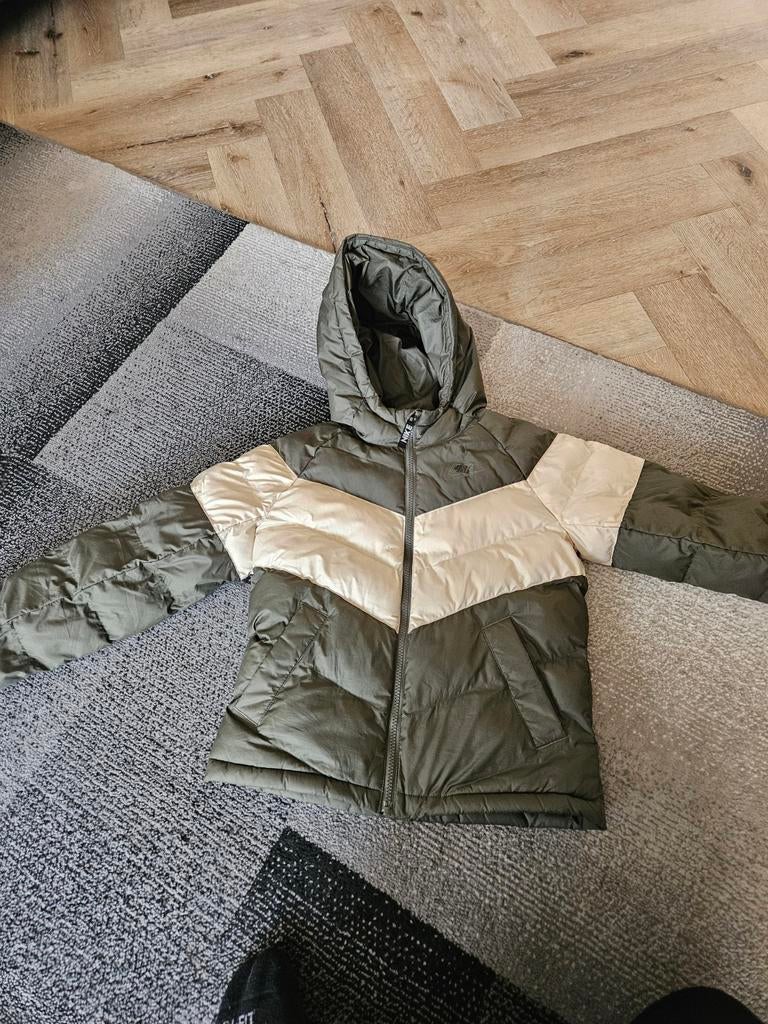 Nike winterjas maat 128-137, Ophalen, Zo goed als nieuw, Nike, Jongen