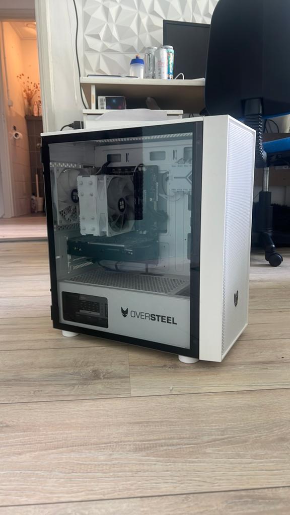 Witte gaming pc, Computers en Software, Desktop Pc's, Gebruikt, Ophalen of Verzenden, Gaming, SSD