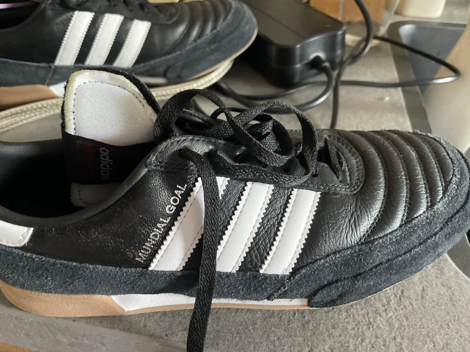 Adidas Mundial Goal zaalschoenen 42, Maat XS of kleiner, Ophalen of Verzenden, Gebruikt, Schoenen