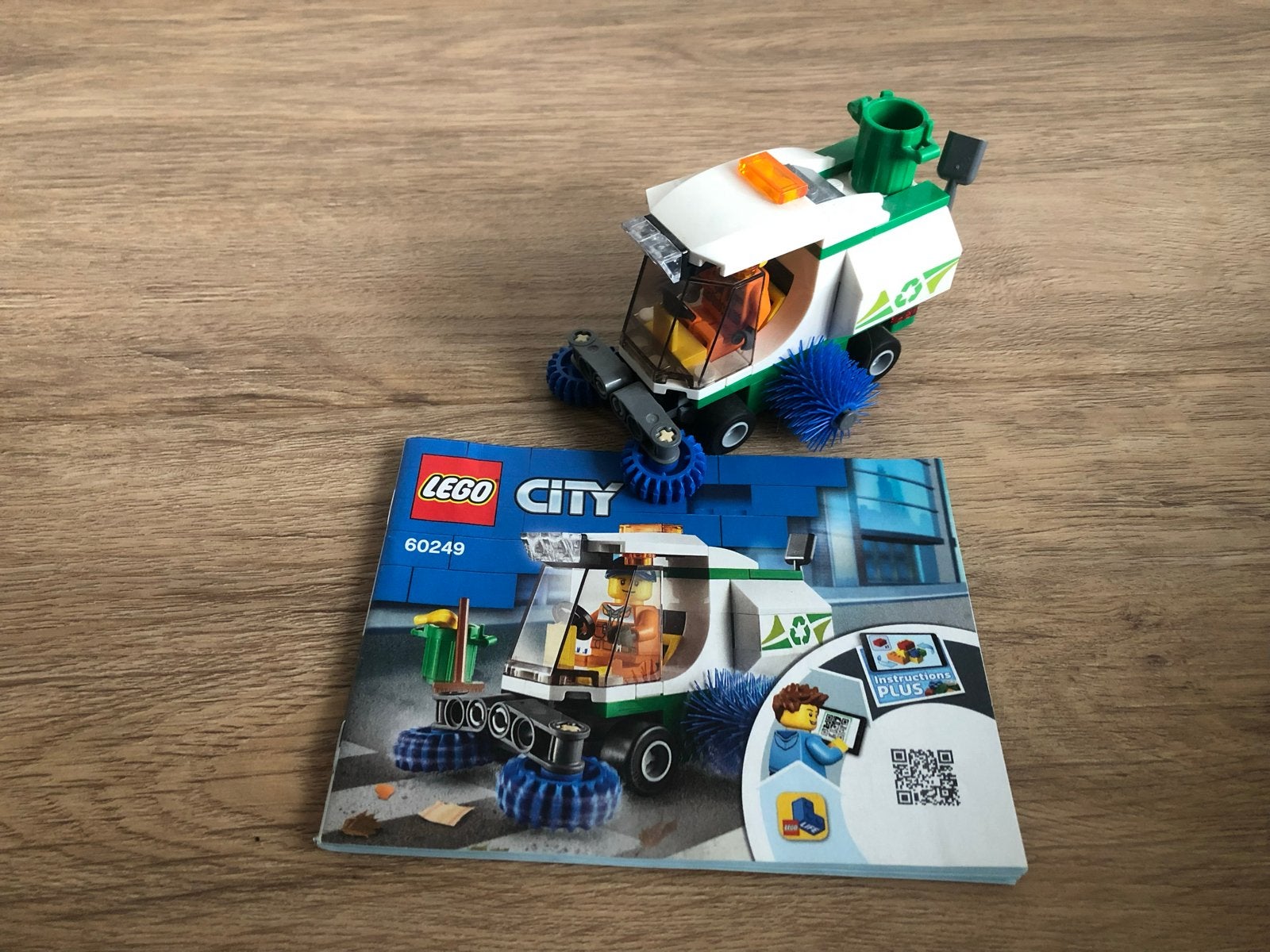 LEGO City Straatveger (60249) met minifiguur en instructies, Ophalen, City, Lego, Zo goed als nieuw