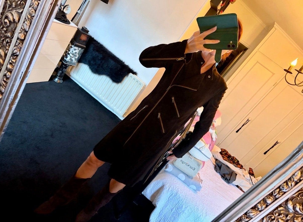 FAB. by Danie Donkerbruine Suède Jurk - Echt Leer, Kleding | Dames, Bruin, Ophalen of Verzenden, Zo goed als nieuw, Knielengte