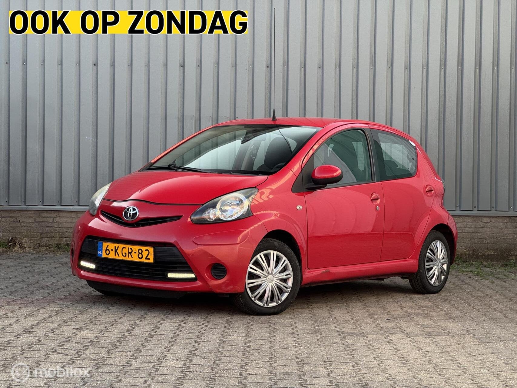 Toyota Aygo 1.0 VVT-i | Airco | JBL, Voorwielaandrijving, Euro 5, Stof, 4 stoelen