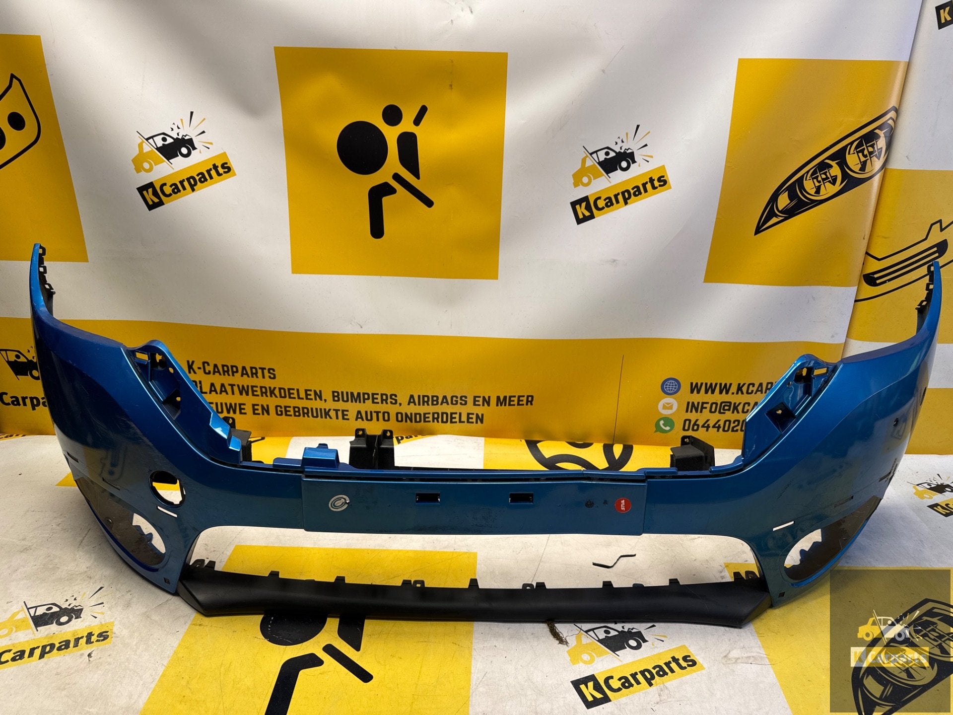 Dacia Dokker Voorbumper 620222633R origineel, Auto-onderdelen, Carrosserie en Plaatwerk, Dacia, Info@fabrikant.eu, Fabrikantstraat 1
1000 AA  Amsterdam, NL
