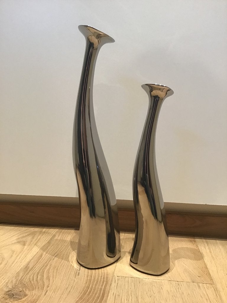 Te koop aangeboden 2 zilverkleurige vaasjes., Ophalen of Verzenden, Gebruikt, Zilver
