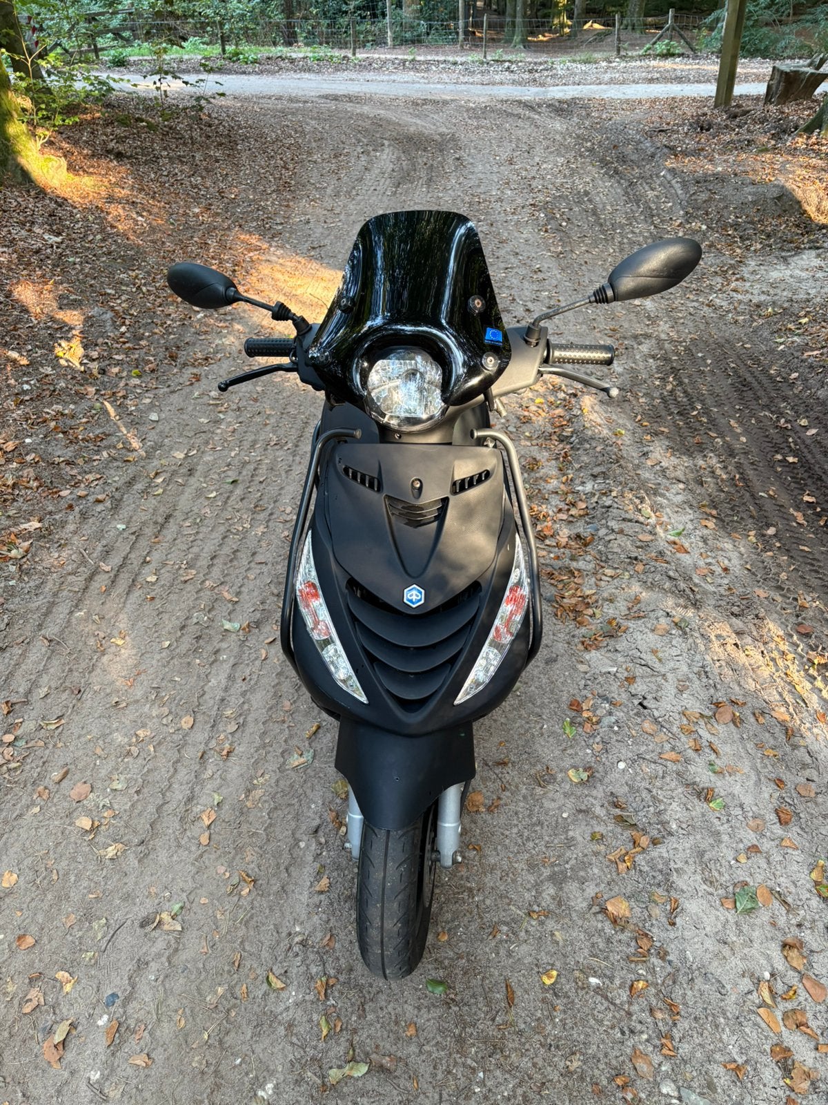 Piaggio Zip 2023 Mat Zwart | 7.725 km | Zeer netjes, Fietsen en Brommers, Scooters | Piaggio, Ophalen, Maximaal 45 km/u, Zip, Zo goed als nieuw