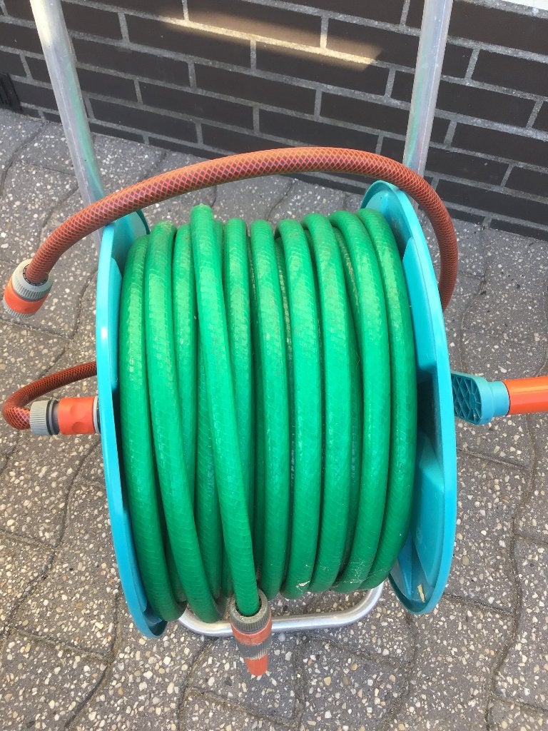 Gardena slanghaspel op wielen +-30 meter met koppeling, Tuin en Terras, Tuinslangen, Ophalen, Gebruikt