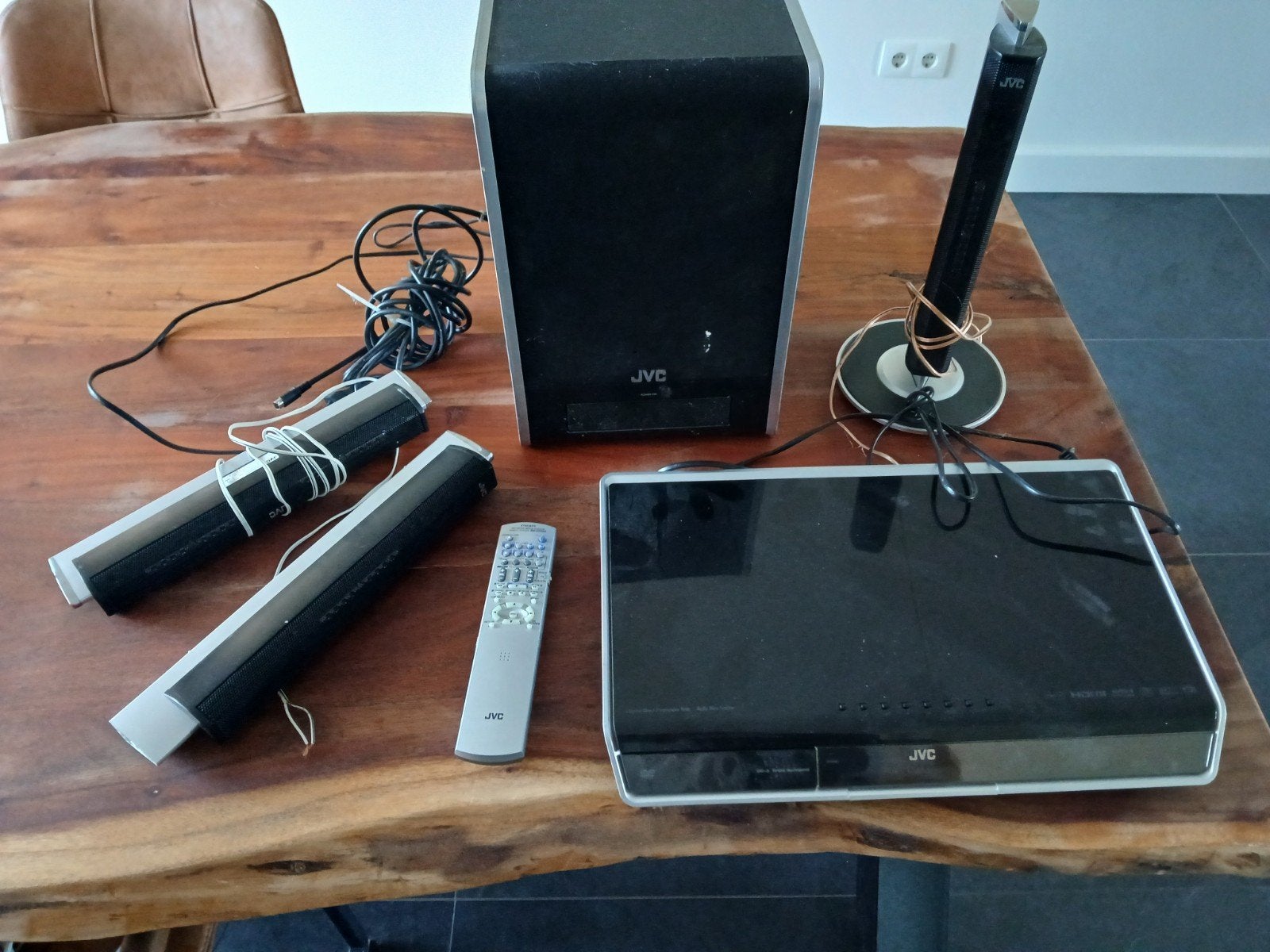 JVC Powered Subwoofer SP-PW1000 met afstandsbediening, JVC, 70 watt of meer, Ophalen of Verzenden, Gebruikt