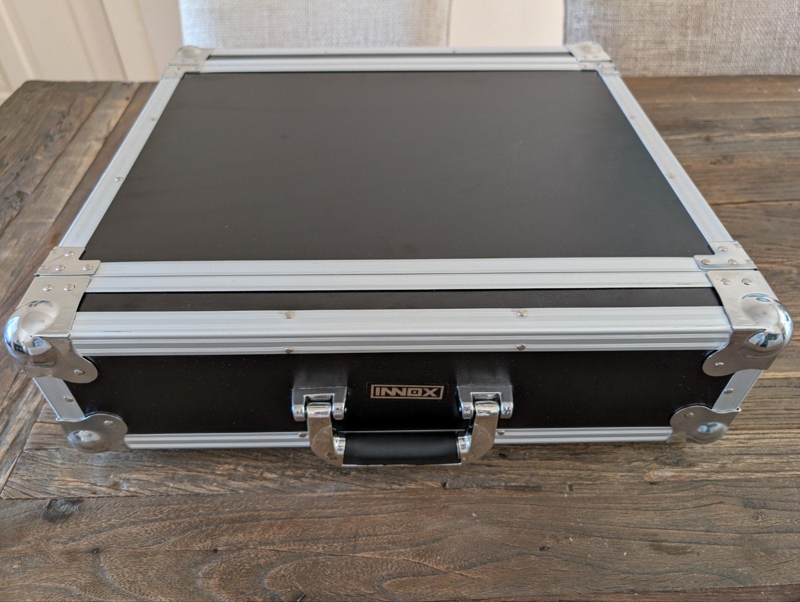 Innox 2HE 2U 40cm diep double-door flightcase, Muziek en Instrumenten, Behuizingen en Koffers, Ophalen of Verzenden, Zo goed als nieuw