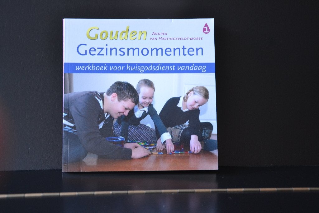 Boek Gouden Gezinsmomenten, Ophalen of Verzenden, Zo goed als nieuw, Andrea van Hartingsveldt-Moree, Christendom | Protestants