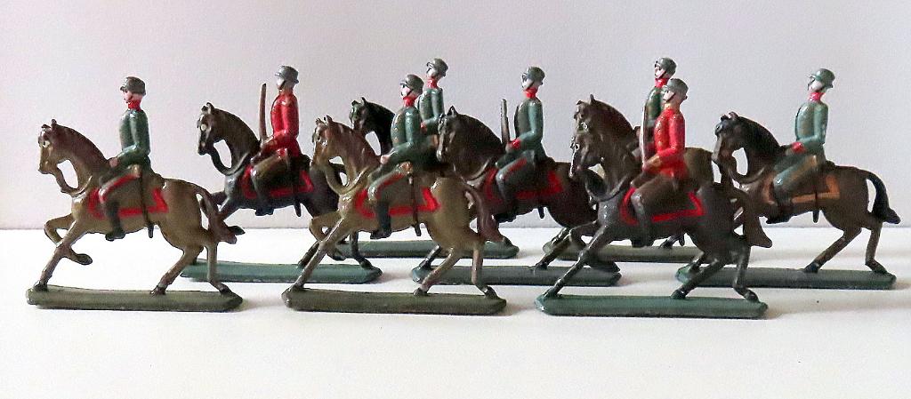 Uit inboedel: 8 duitse tinnen soldaten te paard, WO I, incl, Verzenden, Zo goed als nieuw
