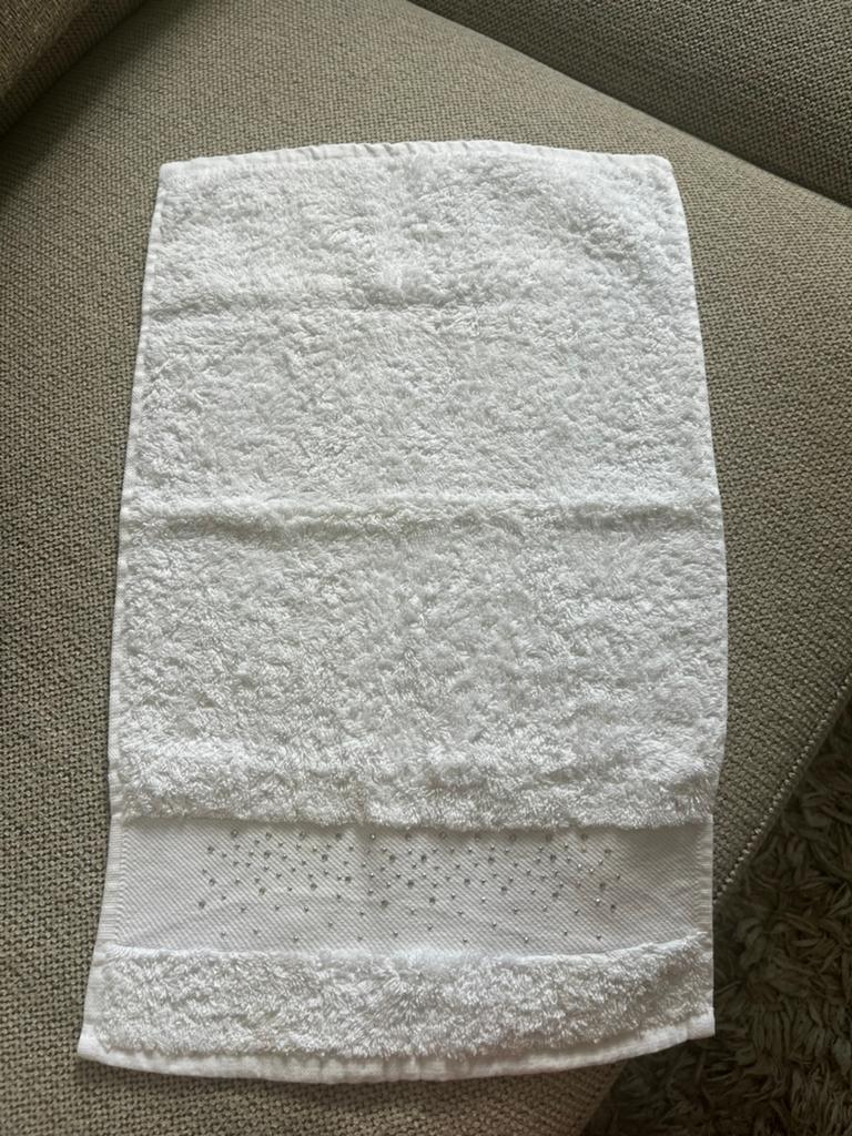 Te koop: Zara home gastendoekje wit met glitters, Ophalen of Verzenden, Nieuw, Wit, Gastendoekje