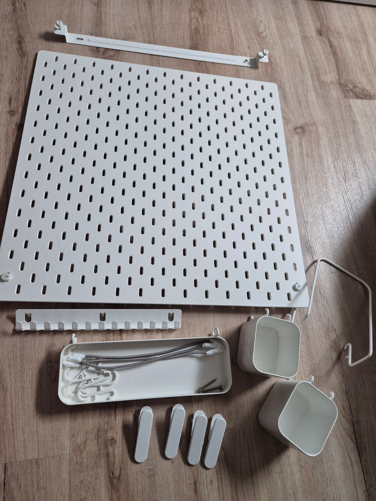 IKEA Skadis Pegboard met accessoires (wit), Huis en Inrichting, Ophalen, Gebruikt