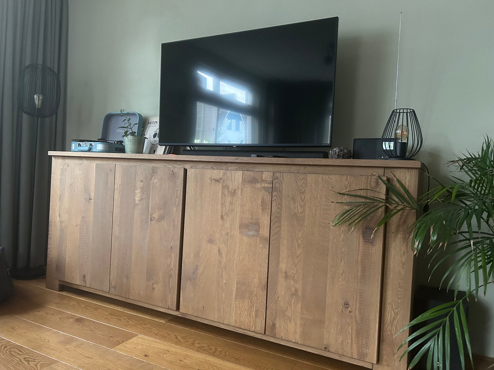Eikenhouten dressoir met deuren en planken, Huis en Inrichting, Kasten | Dressoirs, Ophalen, Gebruikt, 150 tot 200 cm, Eikenhout
