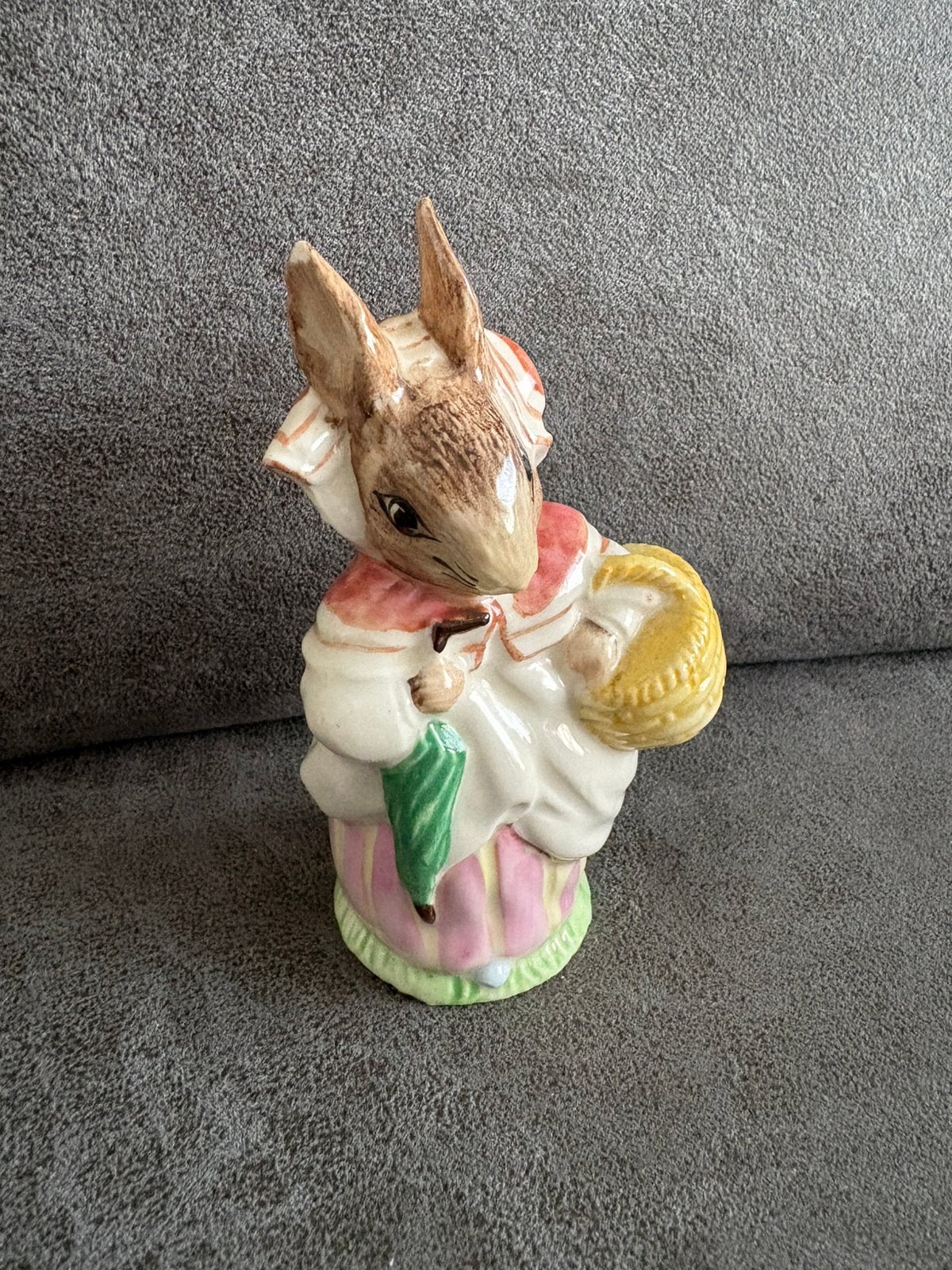 Mrs. Rabbit beeldje, Ophalen, Zo goed als nieuw