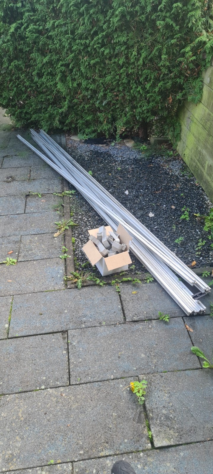 6x 3.07 rails zonnepanelen en 15 haken, Doe-het-zelf en Verbouw, Ophalen of Verzenden