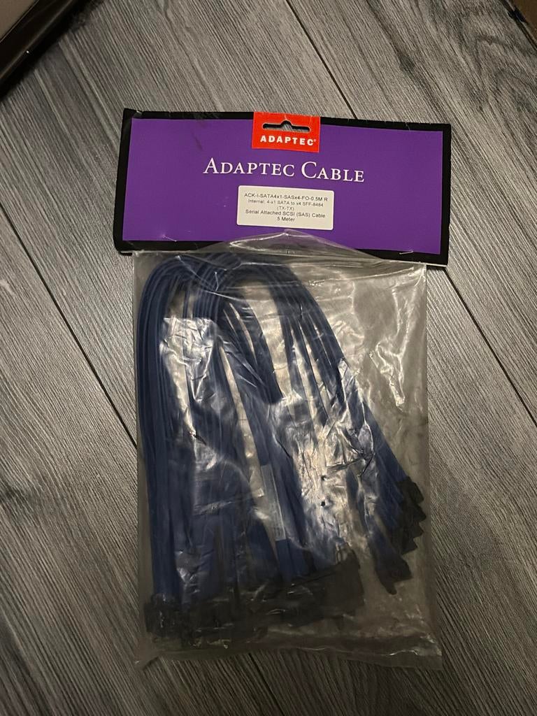 Adaptec SAS Kabel - Nieuw in verpakking, Ophalen of Verzenden, Nieuw
