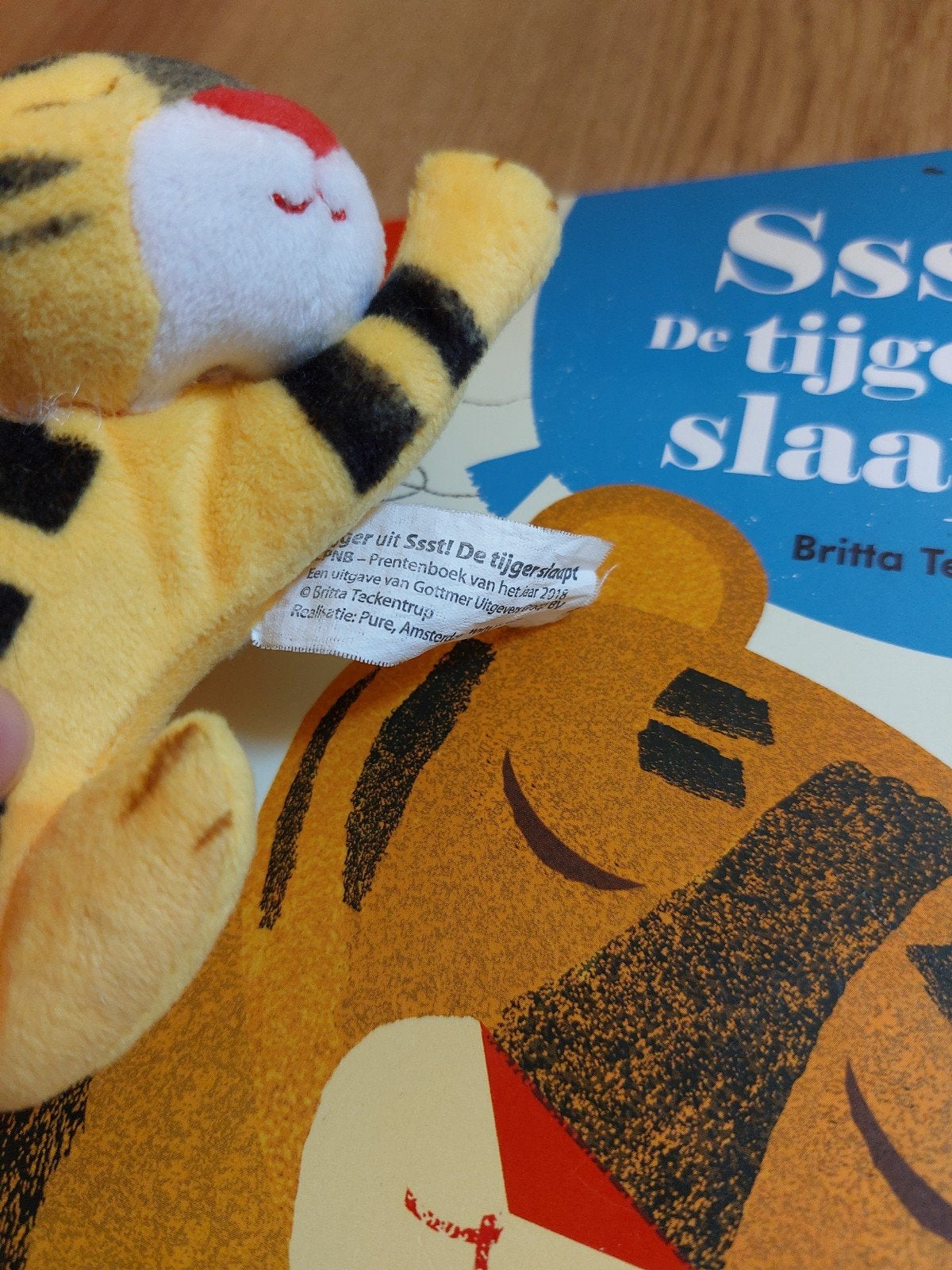 Ssst... de tijger slaapt vingerpopje met boek, Boeken, Ophalen of Verzenden