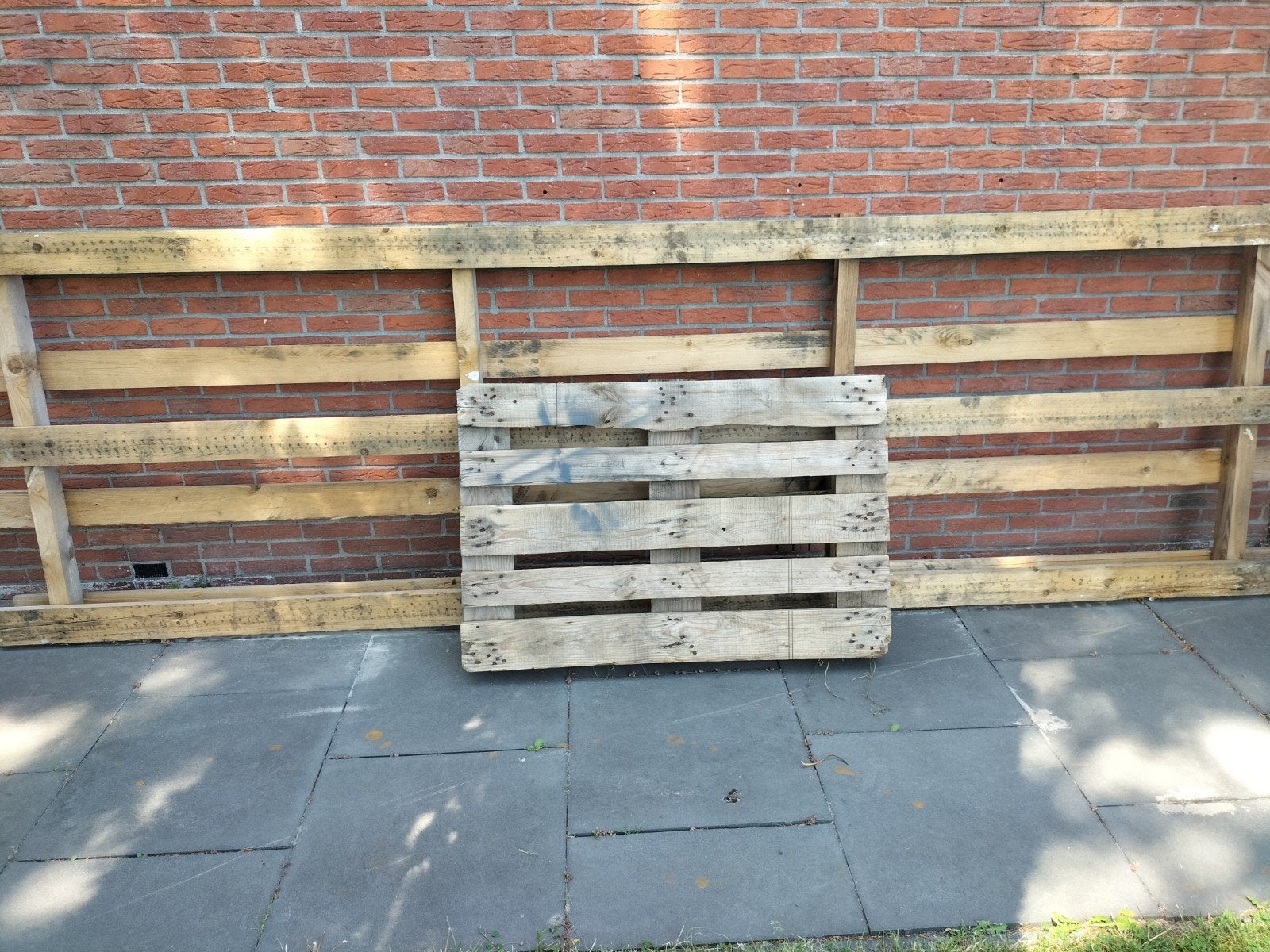 2 pallets, Ophalen, Hout, 3 tot 6 meter, 1 tot 2 meter
