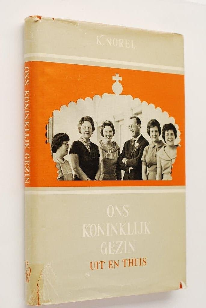 Vintage boek jaren 60: Ons Koninklijk Gezin Uit en Thuis, Utrecht, Gebruikt, Verzenden, Onbekend