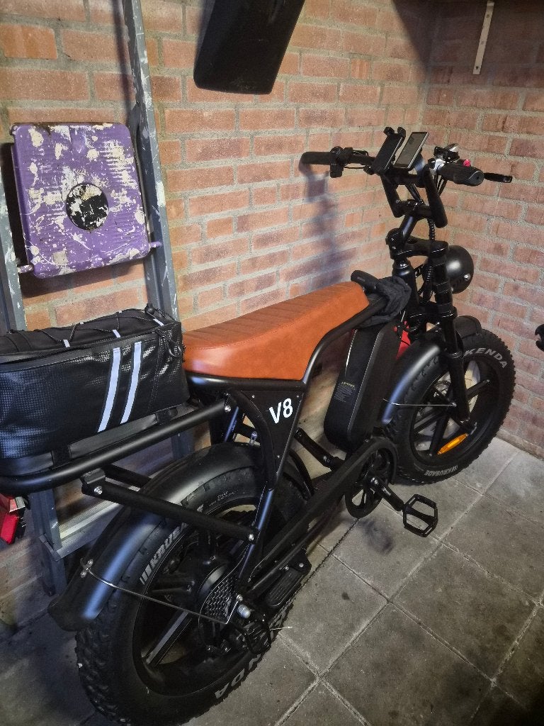 Ouxi v8 fatbike minimaal 750 euro!!, Zo goed als nieuw, 59 cm of meer, 30 tot 50 km per accu, Ophalen