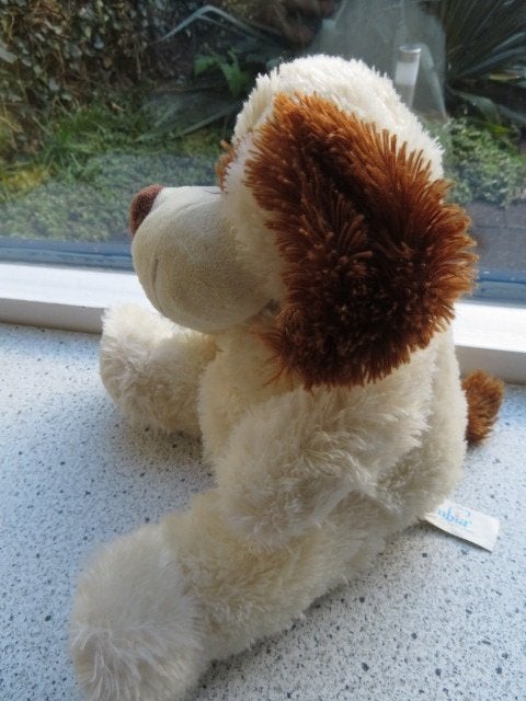 Handpop hond merk Bambia meet ca 34 cm gestrekt gemeten, Zo goed als nieuw, Middelgroot (20 tot 80 cm), Met label, Hond