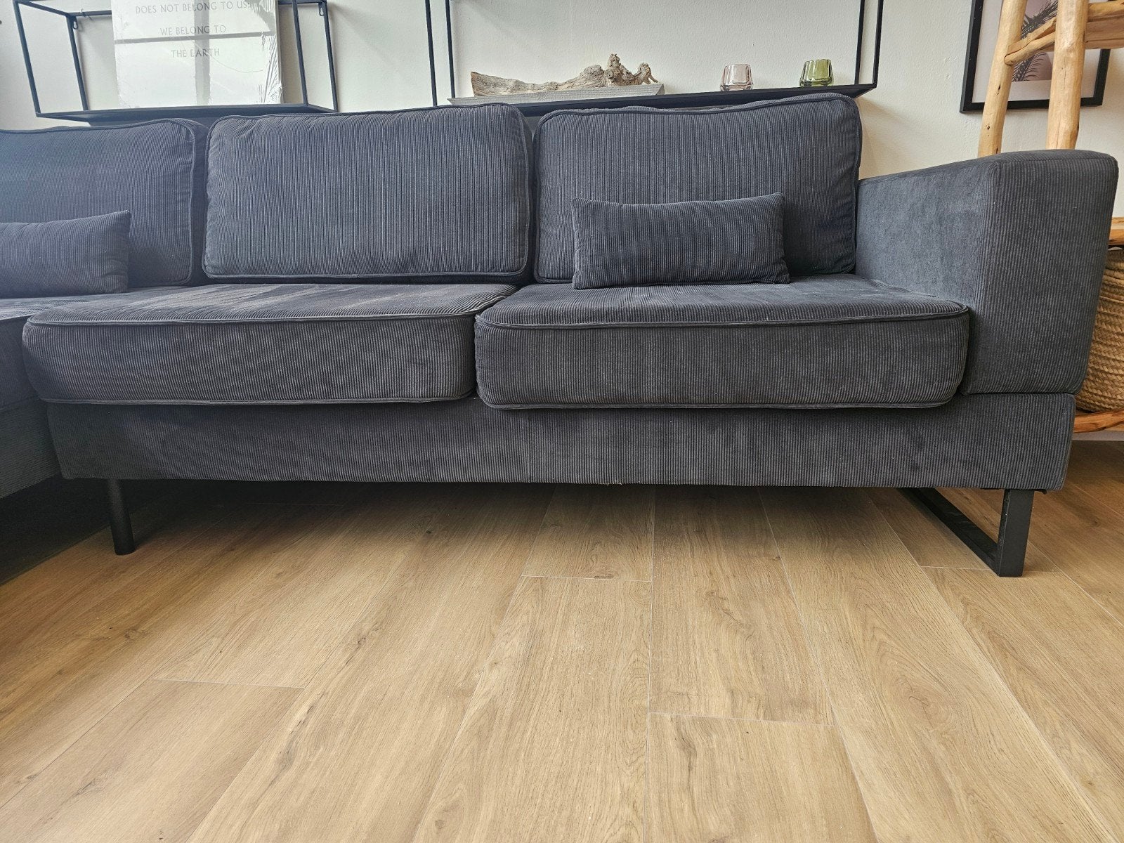 Donker grijze Ribstof hoekbank, Zo goed als nieuw, Info@homefriesland.nl, Kelvinstraat 6 8912BA, Home Friesland