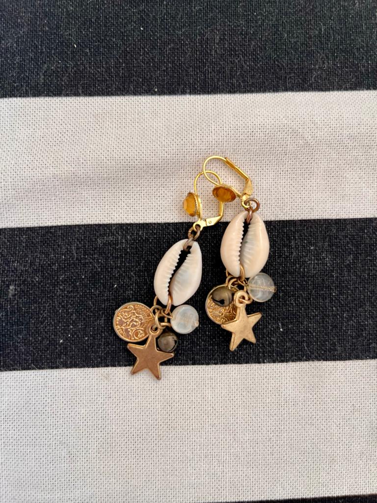 Oorbellen met schelpjes en sterren, Sieraden, Tassen en Uiterlijk, Oorbellen, Overige materialen, Hangers, Ophalen of Verzenden