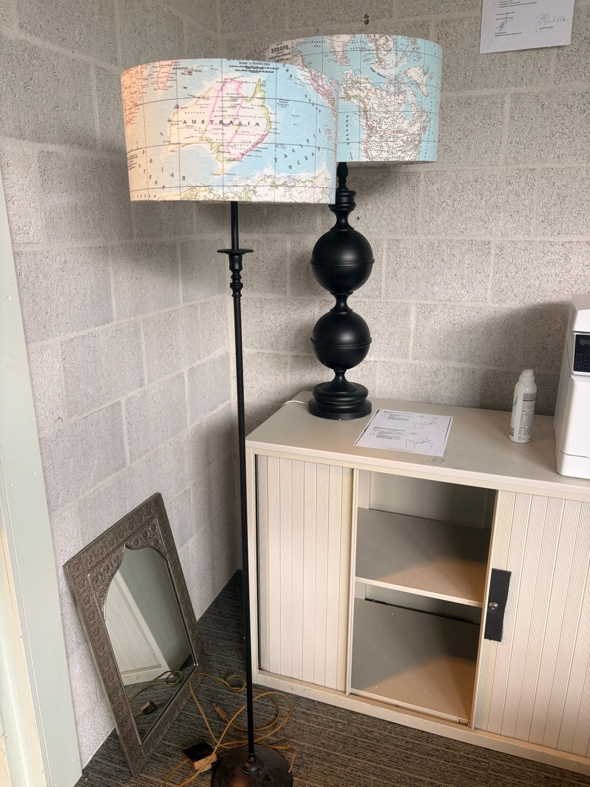 2 vintage lampen met Wereldkaart Lampenkap, Ophalen, Gebruikt, Stof, 100 tot 150 cm