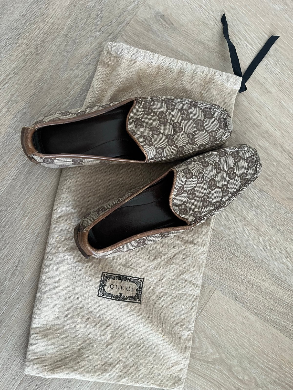 Gucci Instappers - Klassieke Monogram Loafers, Ophalen, Gedragen, Bruin, Instappers
