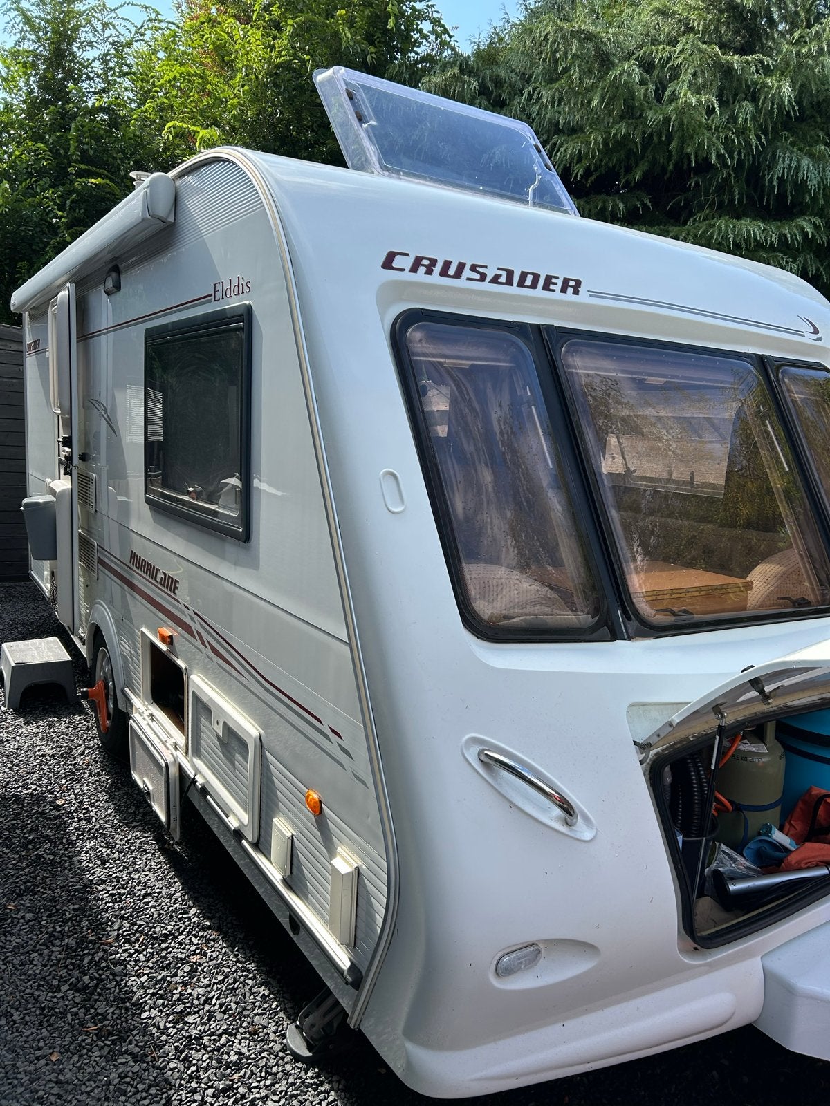 Elddis Crusader Hurricane 2004 met mover en complete uitrust, Particulier, Mover, Elddis