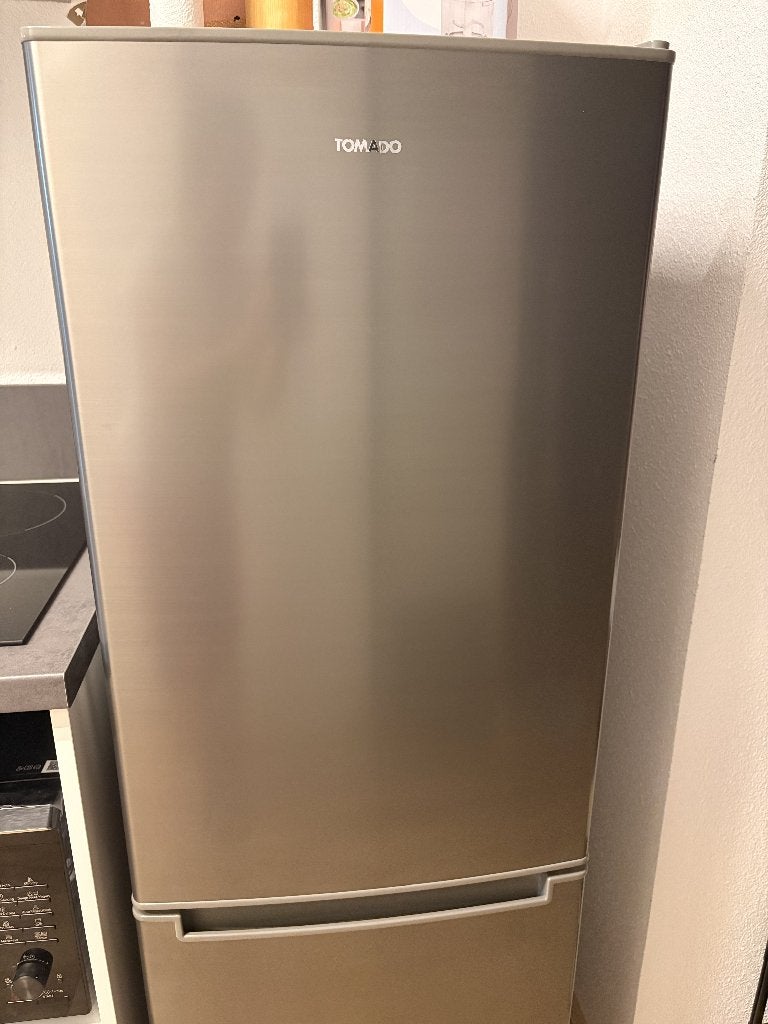 Nette Koelkast vriezer combi Tomado, Ophalen, 150 tot 200 liter, Met aparte vriezer, Zo goed als nieuw