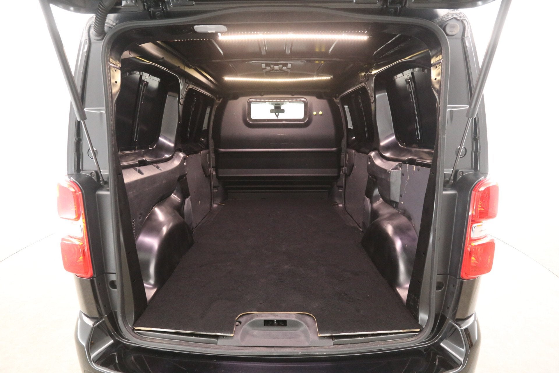 Toyota ProAce 2.0 177PK GR-Edition L2H1 | Marge | Automaat |, Auto's, Automaat, Gebruikt, Zwart, Bedrijf