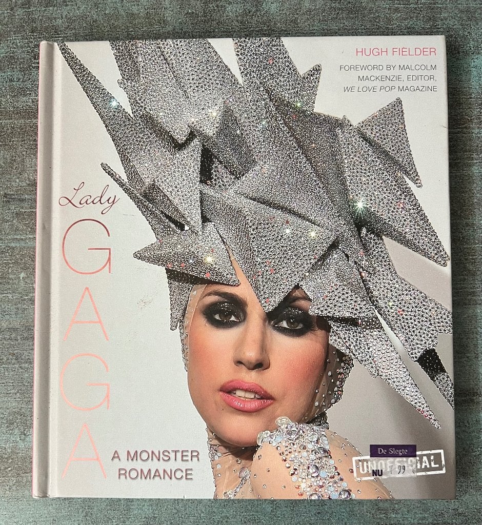 Lady Gaga. A Monster., Ophalen of Verzenden, Zo goed als nieuw, Artiest