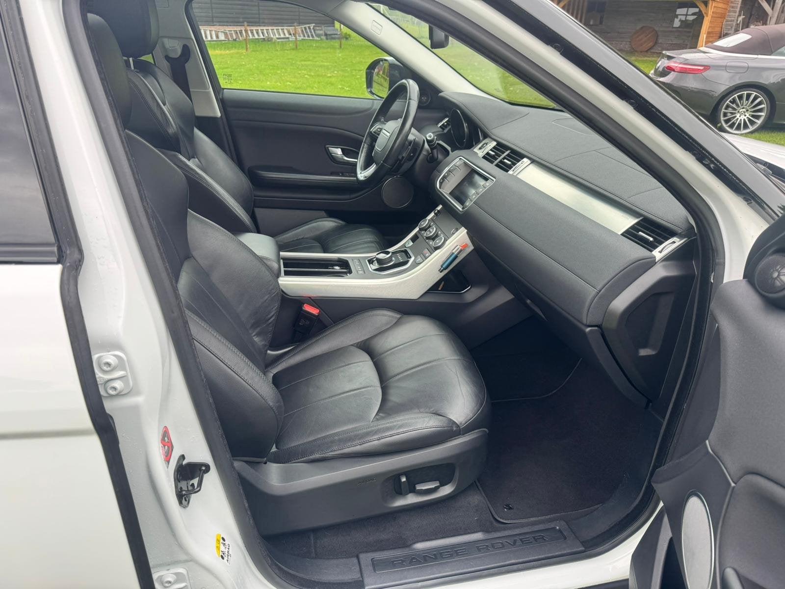 Land Rover Range Rover Evoque 2.0 TD4 Urban Series SE, Auto's, Automaat, Gebruikt, Euro 6, Wit