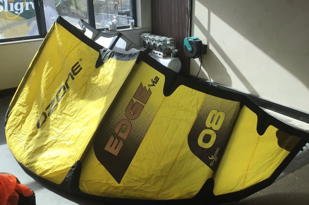 Ozone edge V12 8m | Tweedekans, Watersport en Boten, Kitesurfen, 8 m², Geen board, Ophalen of Verzenden, Zo goed als nieuw