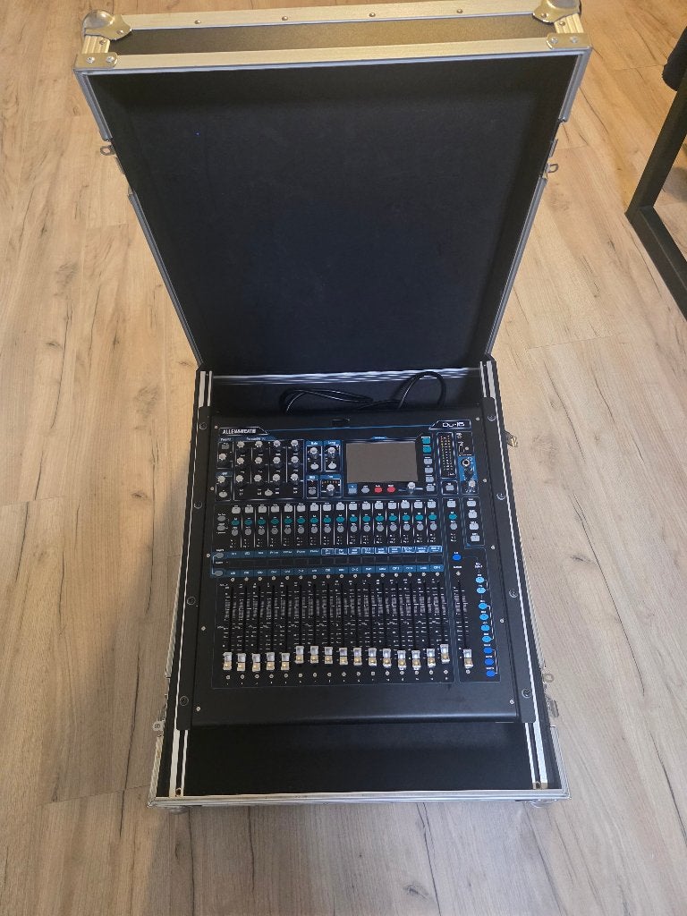 Allen heath q16 incl flightcase, Ophalen of Verzenden, Zo goed als nieuw, 10 tot 20 kanalen