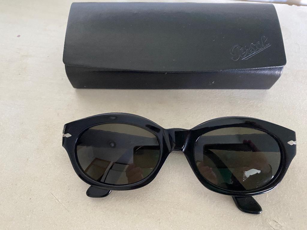 PERSOL  “RATTI “zonnebril zwart. Nieuw in koker., Ophalen of Verzenden, Nieuw, Zwart, Overige merken
