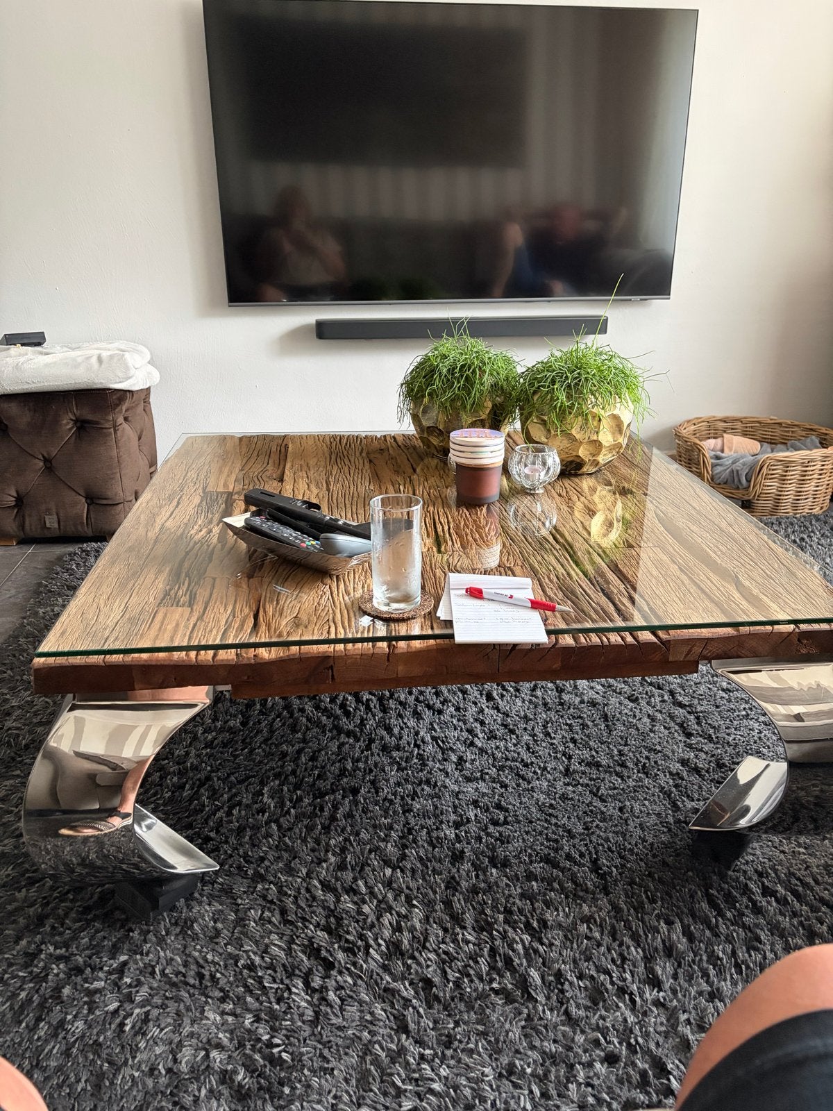 Vierkante salontafel van hout en glas, 100x100 cm, Huis en Inrichting, Ophalen, Gebruikt, 100 tot 150 cm, Vierkant