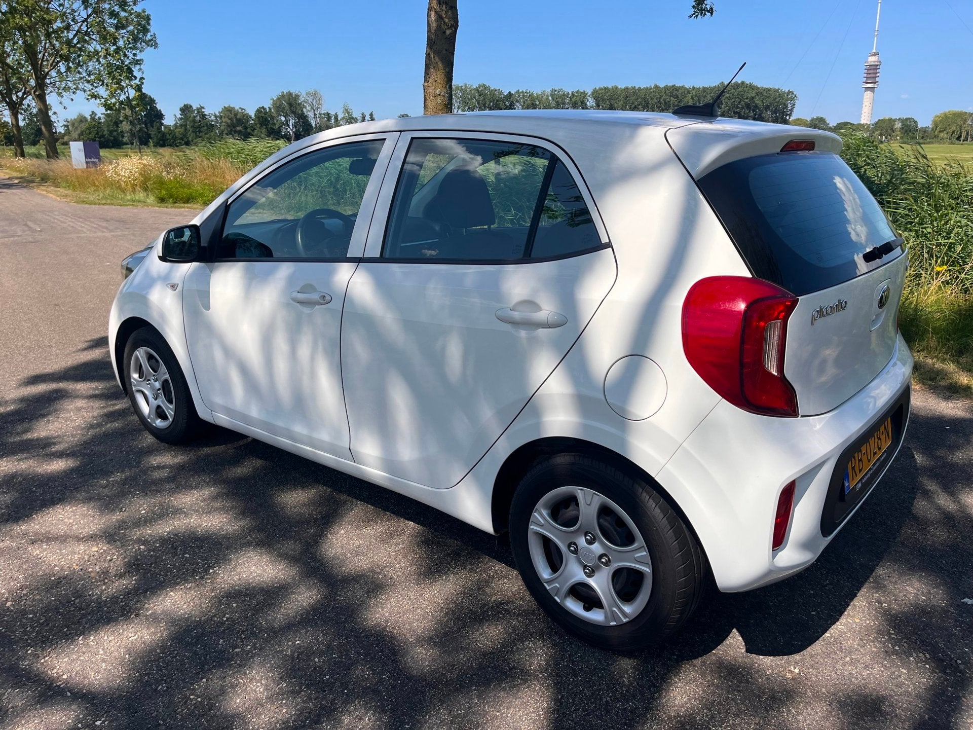 Kia Picanto 1.0 CVVT ComfortLine, navi, airco, Voorwielaandrijving, Euro 6, 4 stoelen, Wit