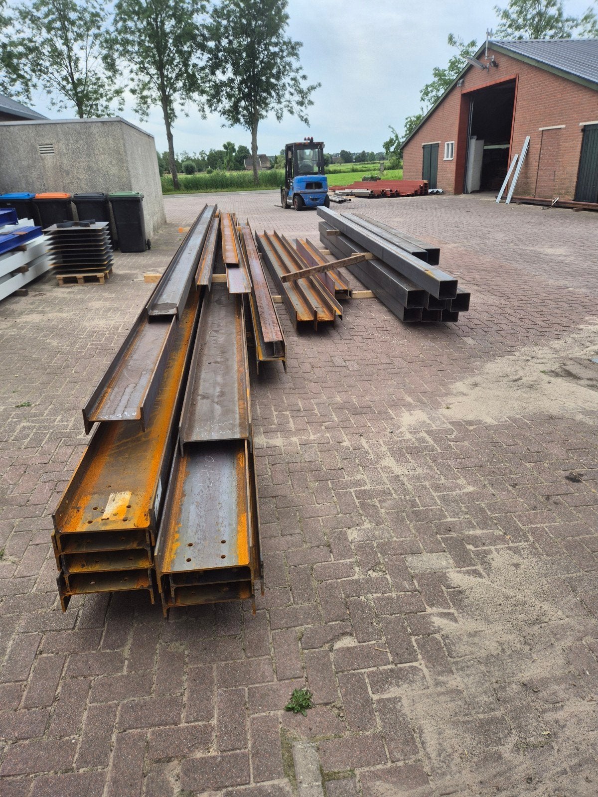 Nieuwe stalen balken. Kokers en buizen, Doe-het-zelf en Verbouw, Metalen, Ophalen, Nieuw, IJzer