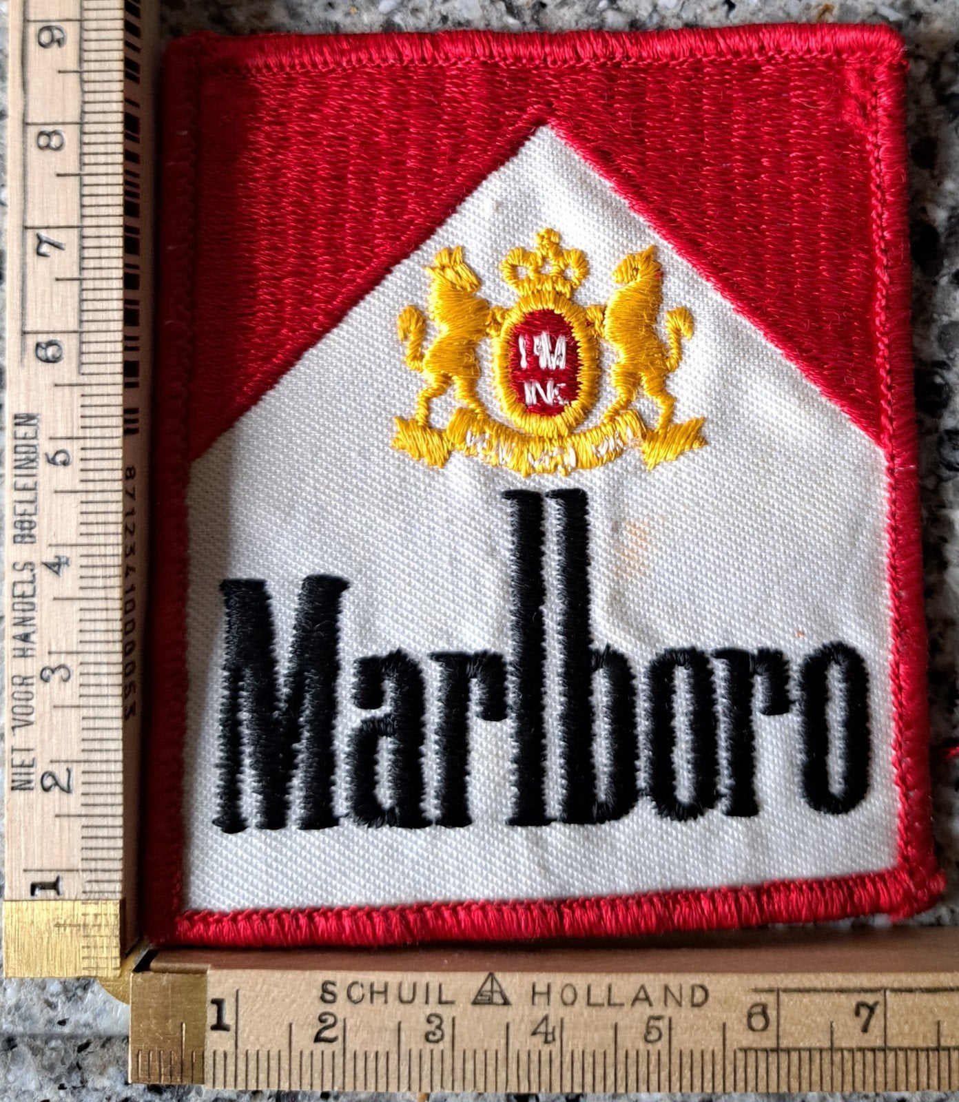 Vintage patch Marlboro autosport Motorsport merk logo, Ophalen of Verzenden, Zo goed als nieuw, Sigarenbandjes