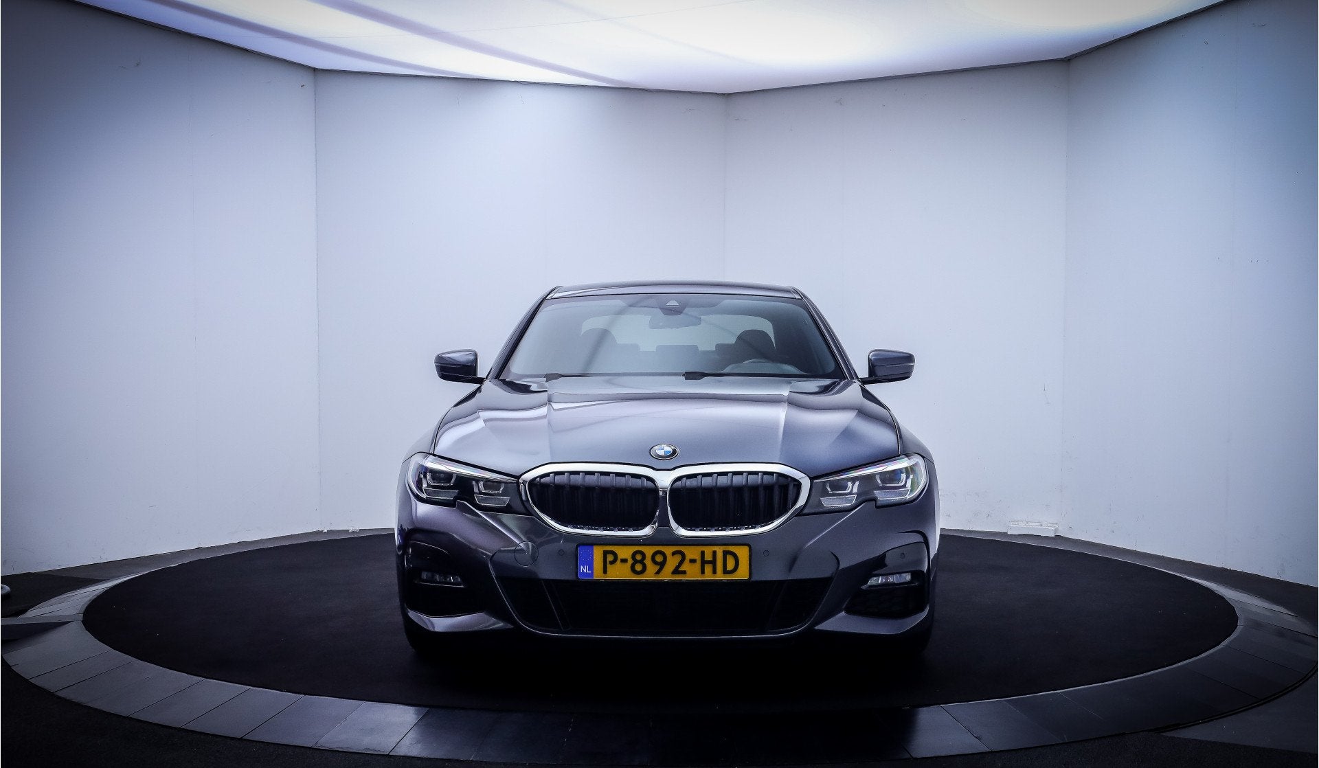BMW 3-serie 318iA M-SPORT Edition FULL LED | CARPLAY | NAVI, Auto's, Automaat, Achterwielaandrijving, Gebruikt, 1465 kg