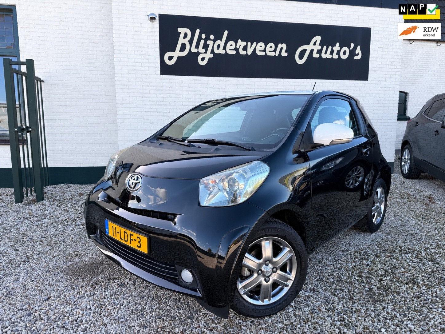Toyota IQ 1.0 VVTi Aspiration Automaat | Clima | Cruise | LM, Dealer onderhouden, Stof, Gebruikt, 4 stoelen