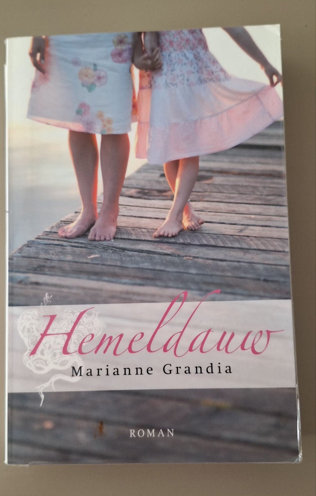 Marianne Grandia - Hemeldauw, Boeken, Ophalen of Verzenden, Gelezen, Marianne Grandia