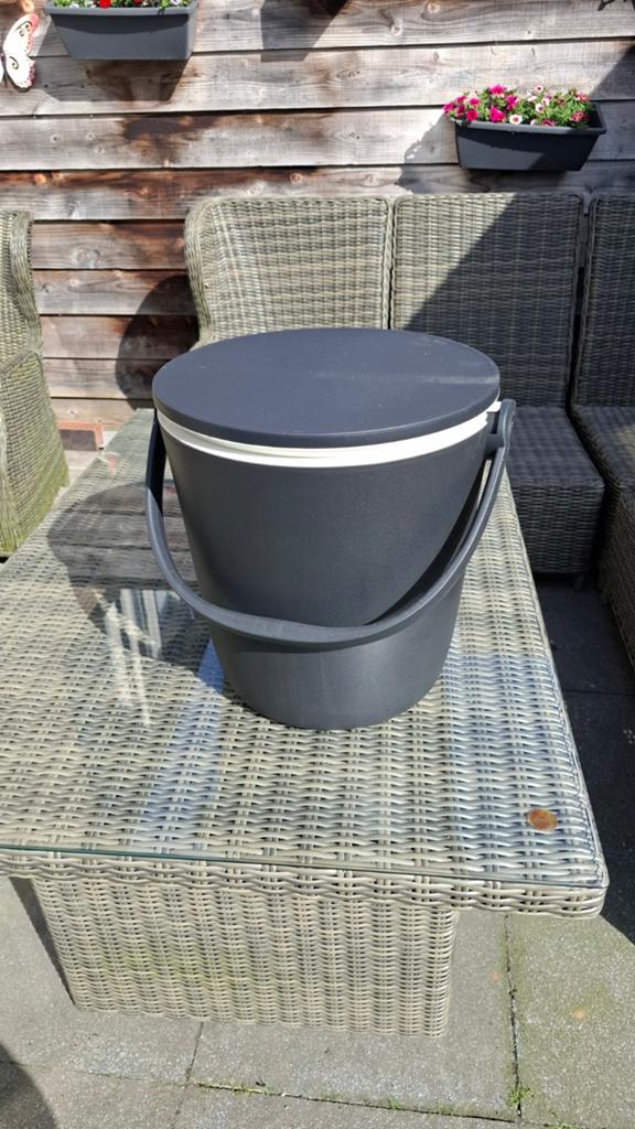 Koelbox met uitschuifbare tafel - Ideaal voor buiten!, Ophalen, Nieuw, Rond, Kunststof